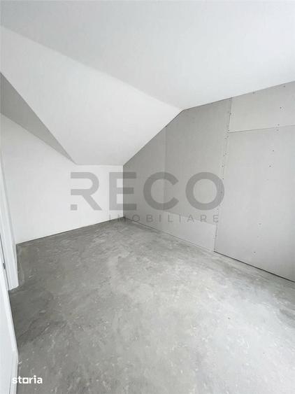 Casă cu 5 camere cu Teren 492 Mp în Sânmartin
