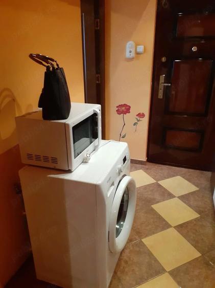Apartament cu 2 camere semidecomandat în Micro 6