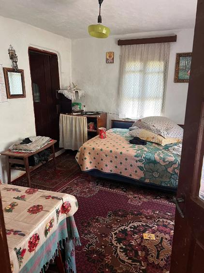 Casă cu 3 camere cu Teren 1850 Mp în Moșești