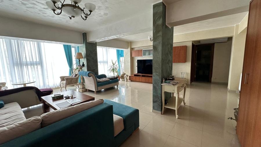 Apartament cu 4 camere în Central
