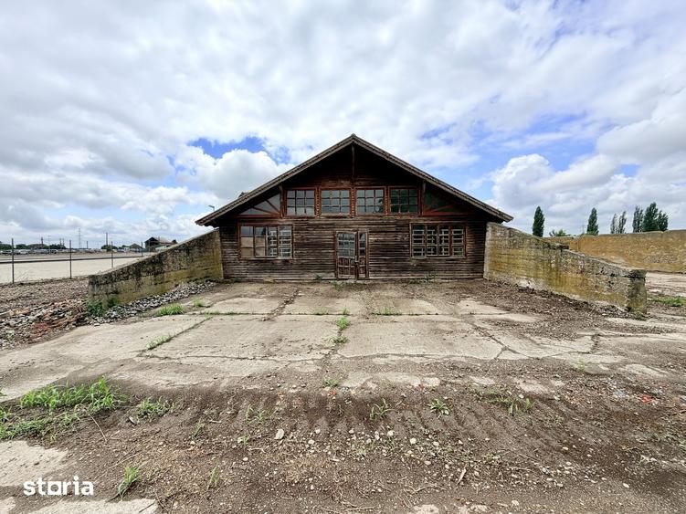 Spațiu comercial, de 2,950 mp, în Central