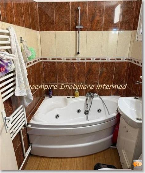 Apartament cu 2 camere decomandat, mobilat în Km 4