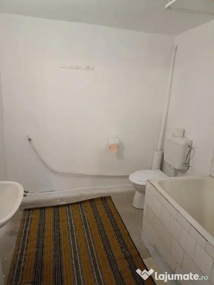 Casă cu 2 camere cu Teren 625 Mp în Central