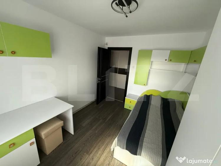 Apartament cu 3 camere decomandat în Calea București
