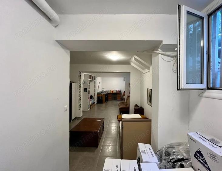 Spațiu comercial, de 57 mp, în P-ța Universității