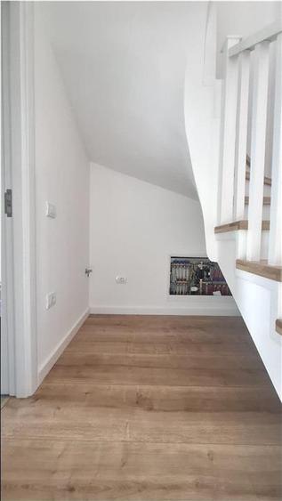 Duplex cu 4 camere cu Canalizare în Valea Lupului