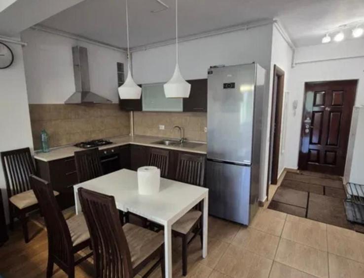 Apartament cu 3 camere, mobilat în Bucureștii Noi