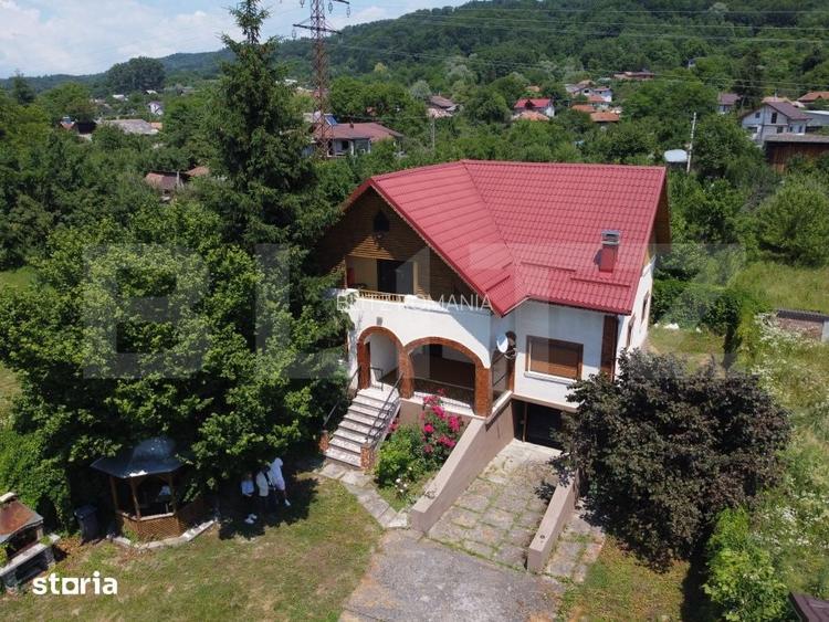 Casa cu 6 camere, 180 mp, zona Izvoarele
