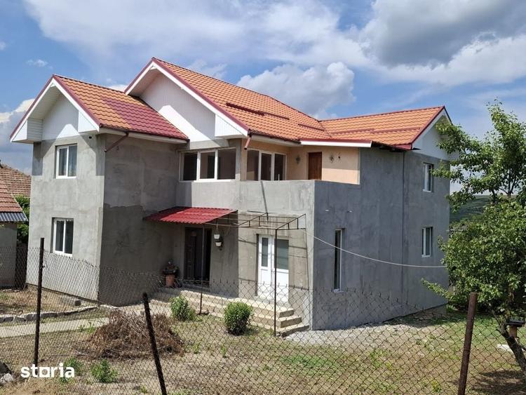 Casă cu 7 camere cu Teren 580 Mp în Șimnicu de Sus