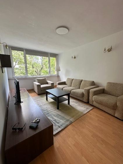 Apartament cu 3 camere semidecomandat, mobilat în Arcul de Triumf