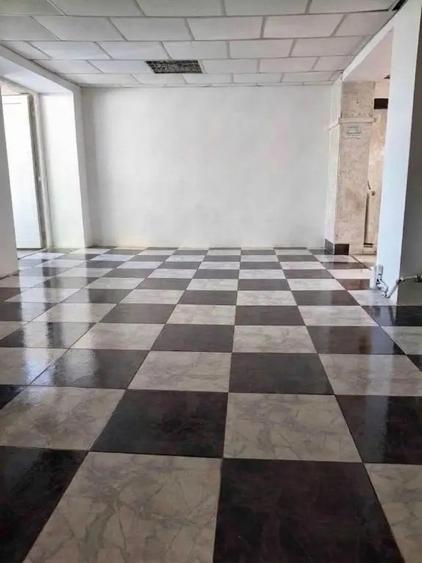 Spațiu comercial, de 80 mp, în Central