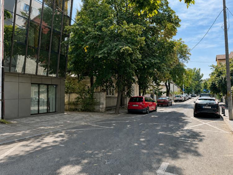 Birou, de 120 mp, în Tei