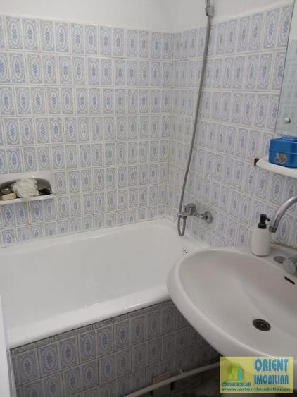 Apartament cu 2 camere semidecomandat în Tomis III