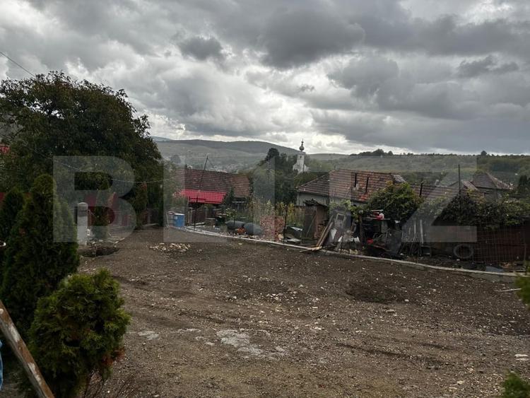 Casă individuală cu 4 camere cu Canalizare în Suceagu