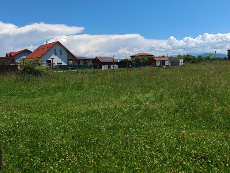 Teren Construcții intravilan de 1365 mp, în Sânpetru