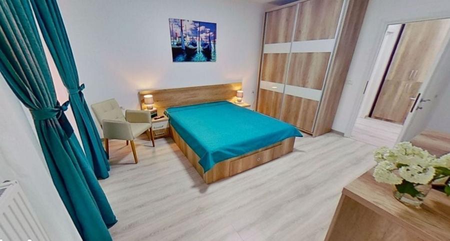 Garsonieră decomandată în Central