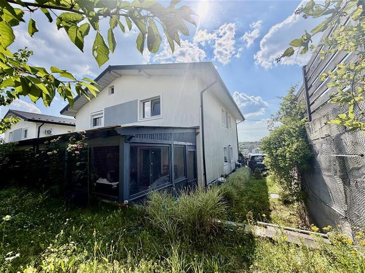 Duplex cu 4 camere cu Canalizare în Vișani