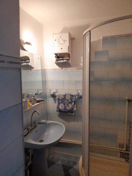 Apartament cu 3 camere semidecomandat în 23 August