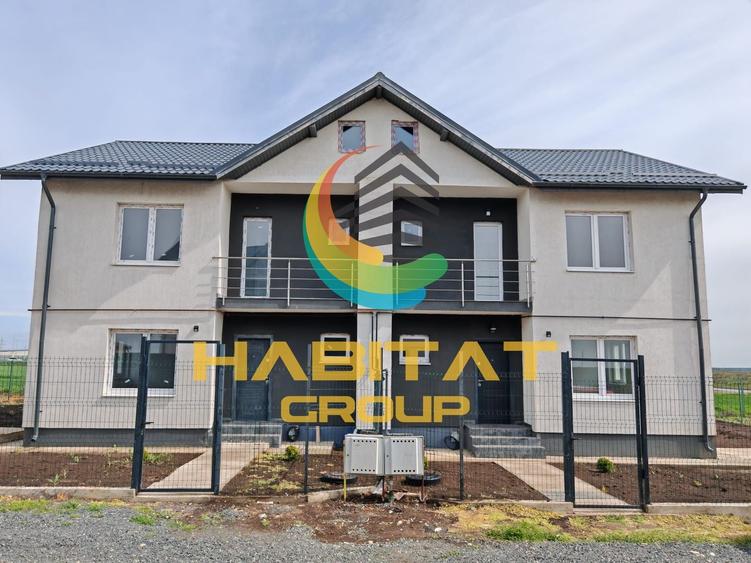 Duplex cu 4 camere cu Canalizare în Exterior Est