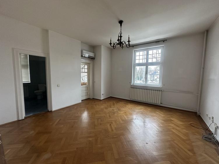 Casă cu 20 camere cu Canalizare în Kiseleff