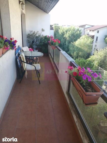Apartament cu 3 camere, mobilat în Central