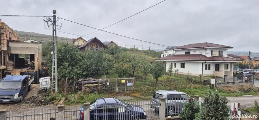 Teren de 1000 mp, în Câmpenești
