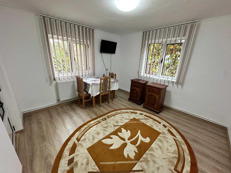 Casă cu 4 camere decomandat în Strejnicu