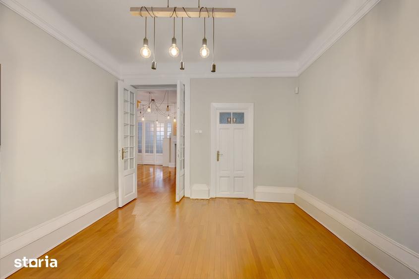 Apartament cu 5 camere decomandat în Aviatorilor