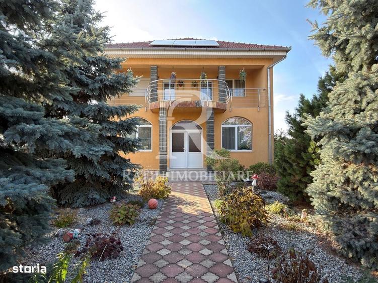 Casă cu 4 camere în Rontău