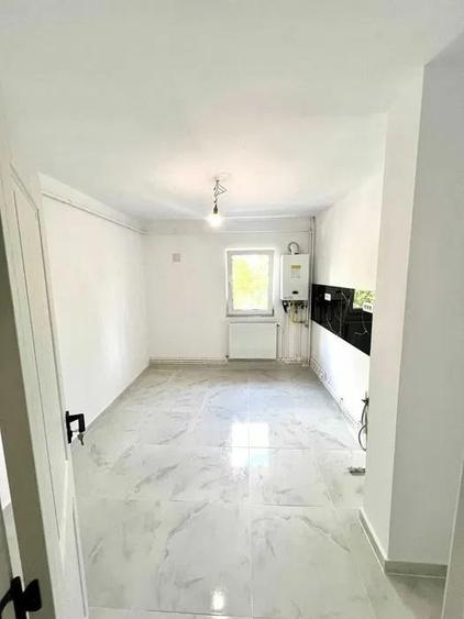 Apartament cu 4 camere decomandat în Dacia