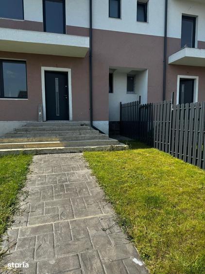 Casă cu 5 camere cu Teren 234 Mp în Central