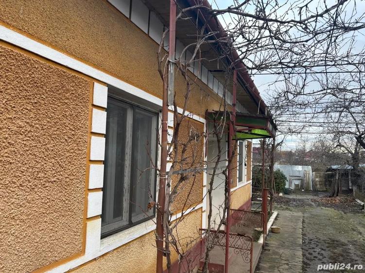 Casă cu 5 camere în Semlac