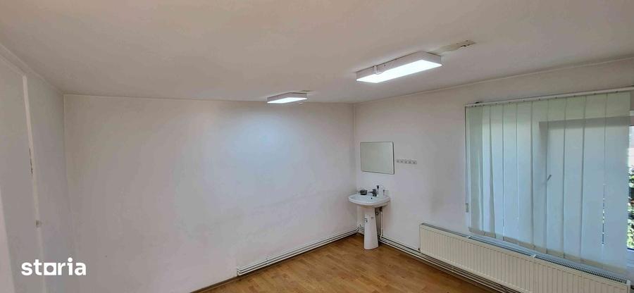 Spațiu comercial, de 25 mp, în Central