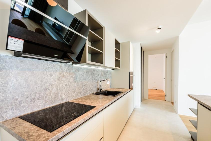 Apartament cu 4 camere decomandat, mobilat în Mamaia