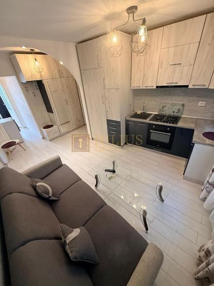 Apartament cu 3 camere decomandat, mobilat în Complex Studențesc
