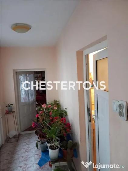 Casă cu 6 camere cu Teren 390 Mp în Central