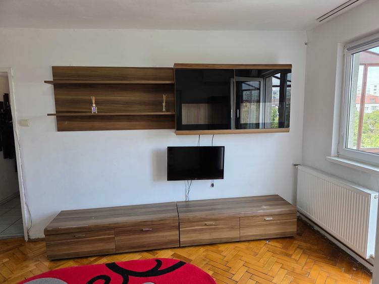 Apartament cu 2 camere semidecomandat în Dacia