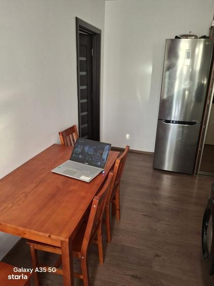 Apartament cu 1 camera ,decomandat ,zona porii - 1