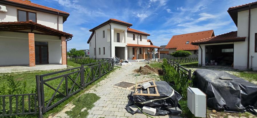 Casă individuală cu 99 camere cu Canalizare în Corbeanca