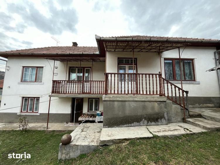 Casă cu 4 camere cu Teren 1470 Mp în Baciu