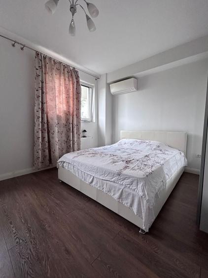 Apartament cu 3 camere, mobilat în Central