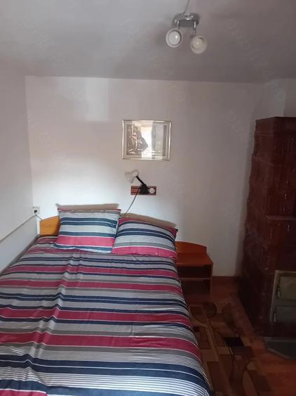 Casă cu 3 camere cu Teren 3500 Mp în Central