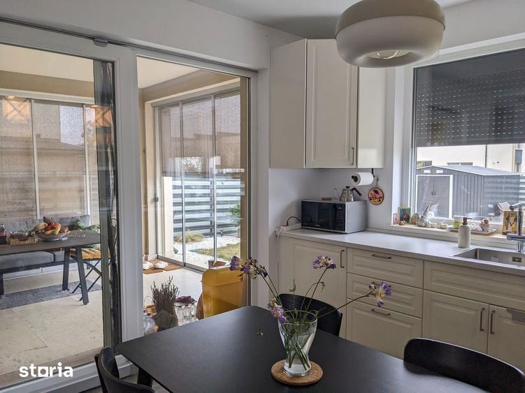 Casă cu 4 camere cu Teren 388 Mp în Corbeanca