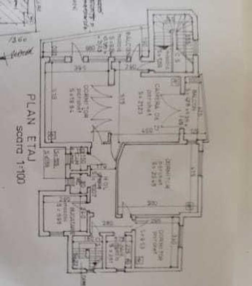 Apartament cu 4 camere decomandat în Central