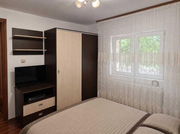 Apartament cu 4 camere decomandat în Central