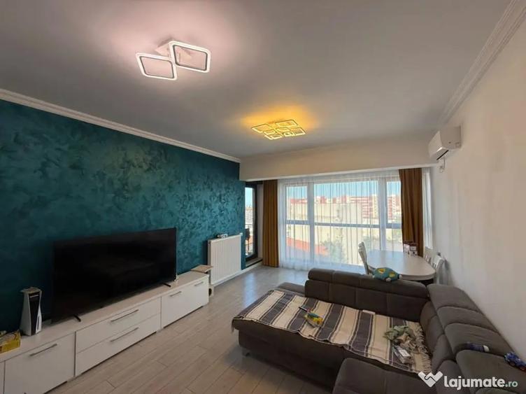 Apartament cu 3 camere decomandat în Energia