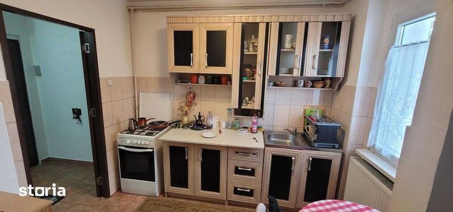 Apartament cu 2 camere semidecomandat, mobilat în Gemenii