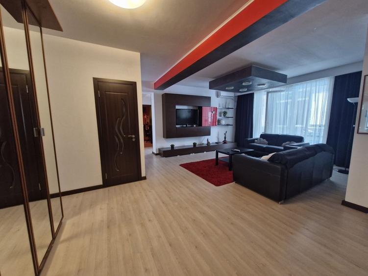 Apartament cu 3 camere în Drumul Taberei