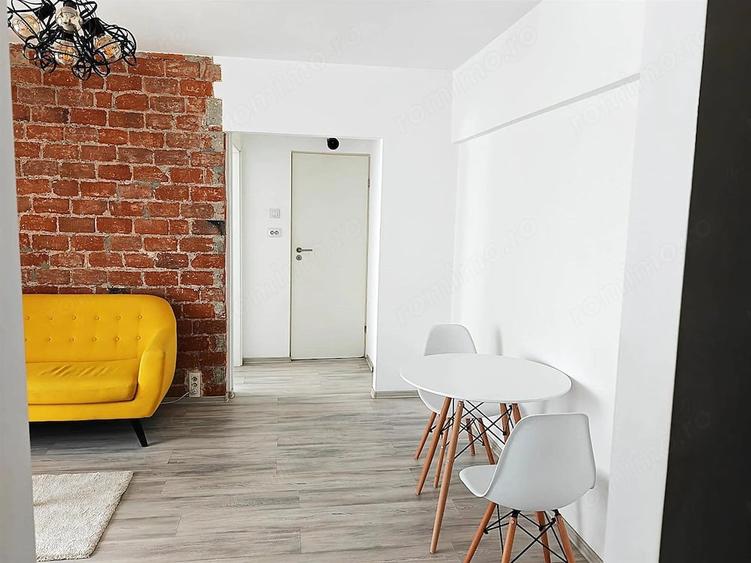 Apartament cu 2 camere decomandat în P-ța Universității