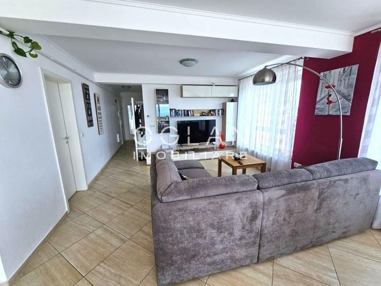 Penthouse cu 3 camere decomandat, mobilat în Șelimbăr